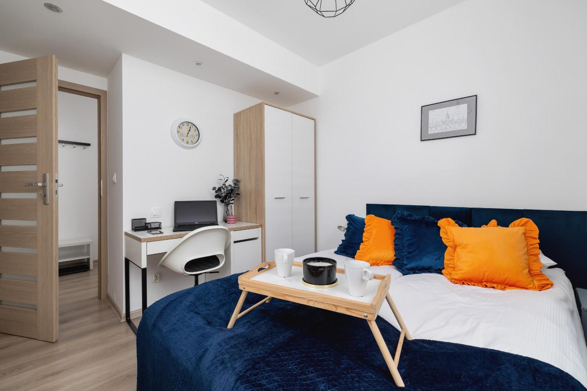 Cracow Royal Blue Avia Estate By Renters *