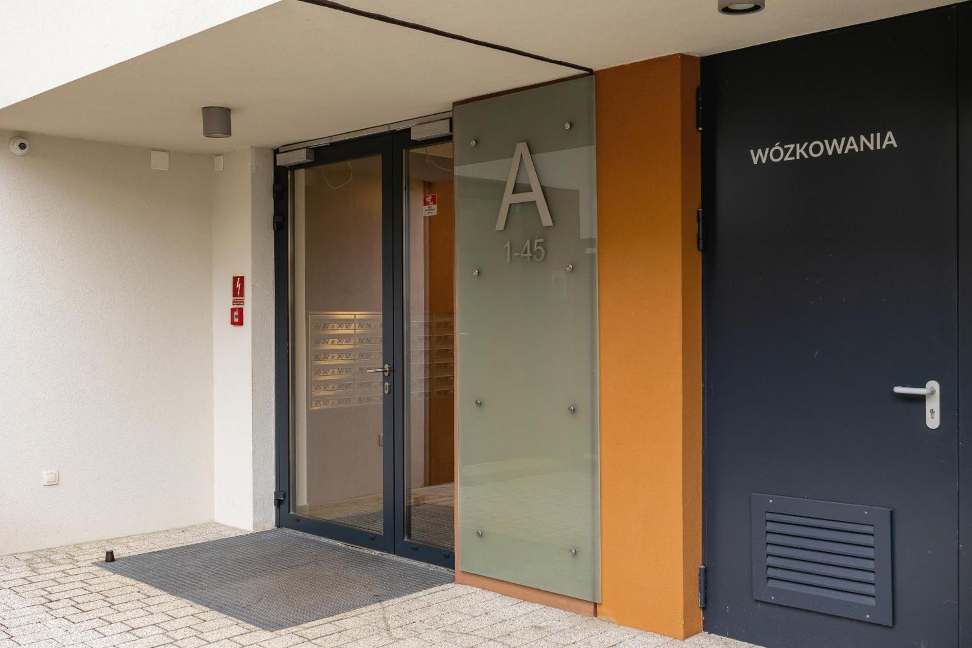 Cracow Royal Blue Avia Estate By Renters Apartment