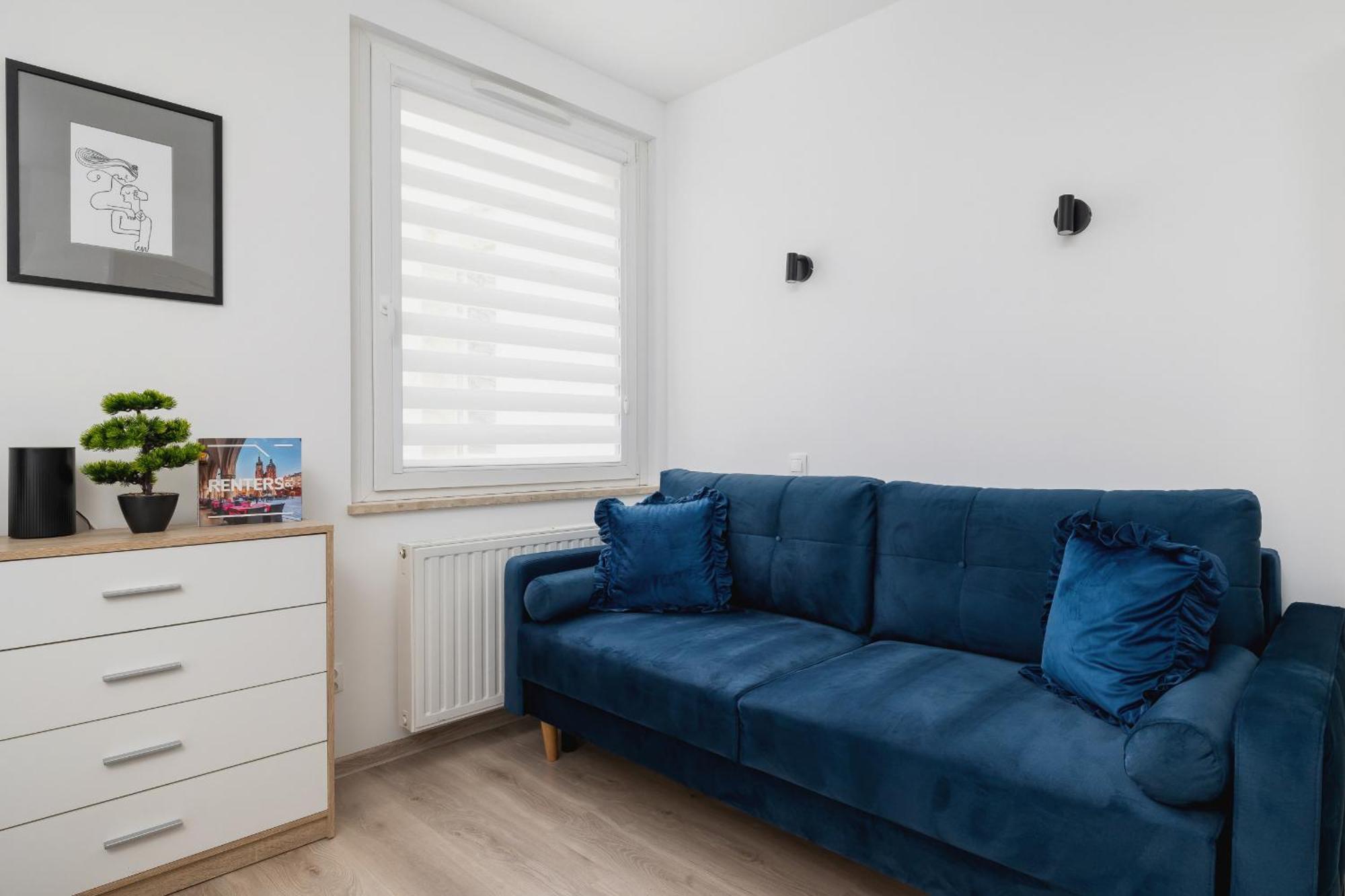 Cracow Royal Blue Avia Estate By Renters *